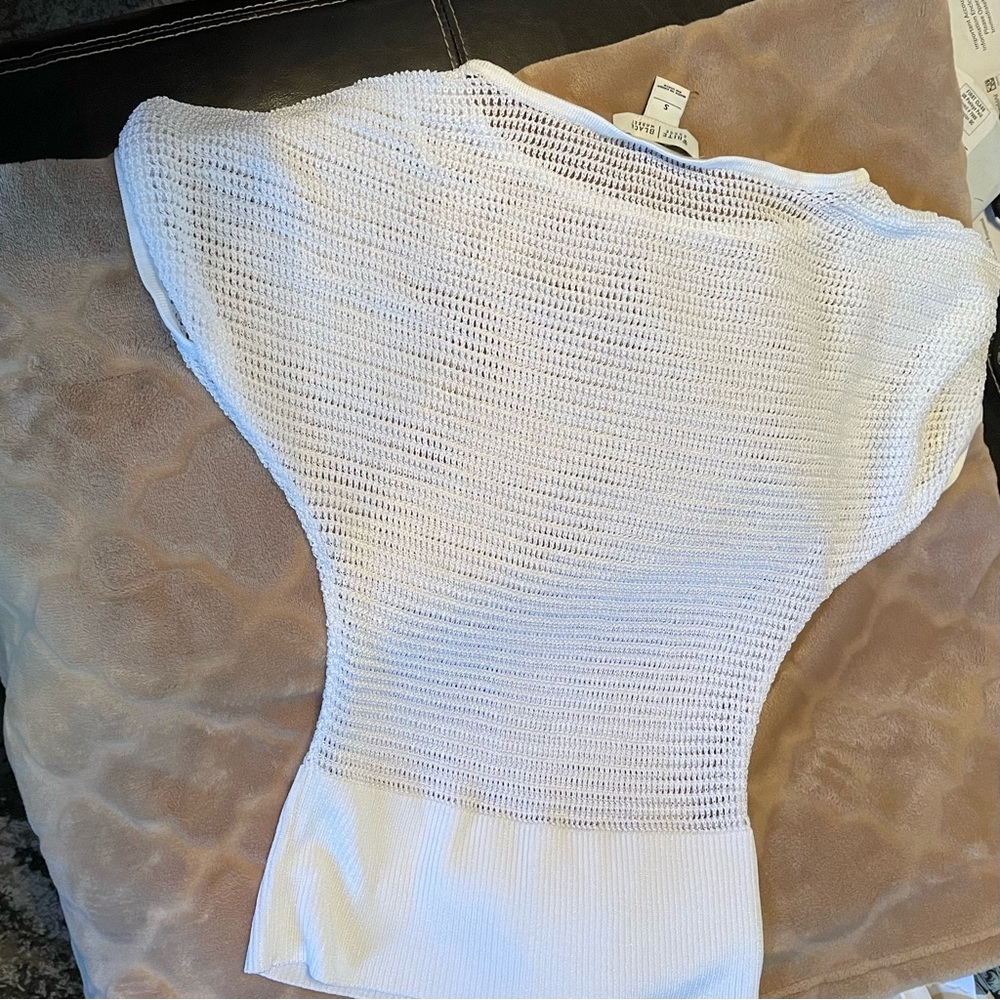 White House Black Market Women’s Cream color mesh Tunic w/mini scoop neck size S